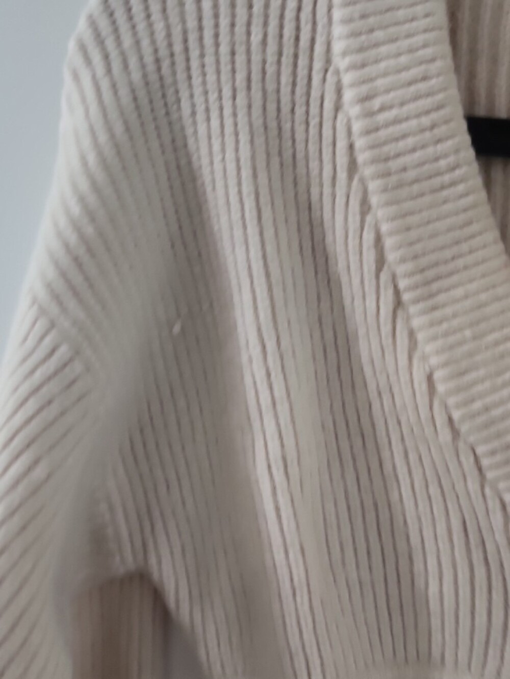 Express Cream Ribbed V-Neck Sweater - Picture 5 of 5